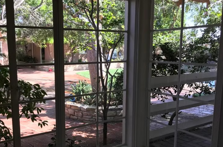 close up of very clean interal windows in a house