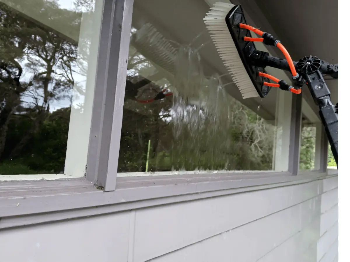 Eco window clean rinse with pure water