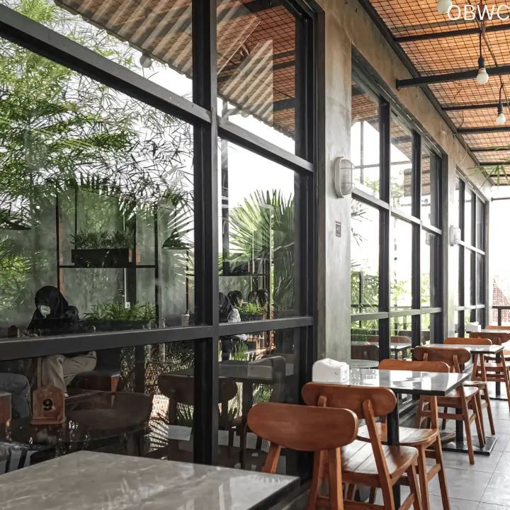Exterior of cafe with sparkling windows